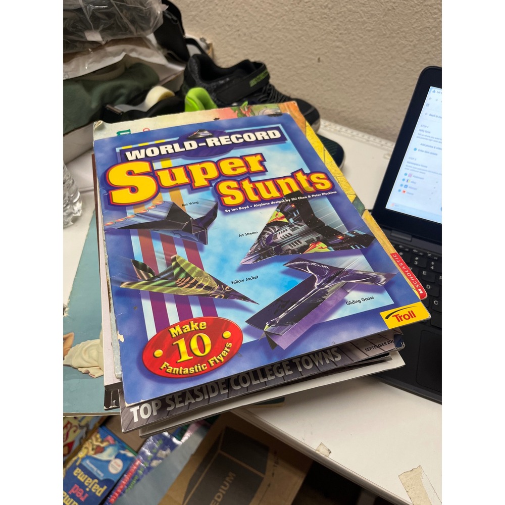 World-Record Super Stunts Paper Airplane Book Ian Boyd Troll 10 Designs 1990s